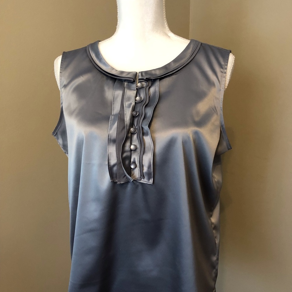 Talbots Silver Button Ruffle Top MP - Picture 2 of 8